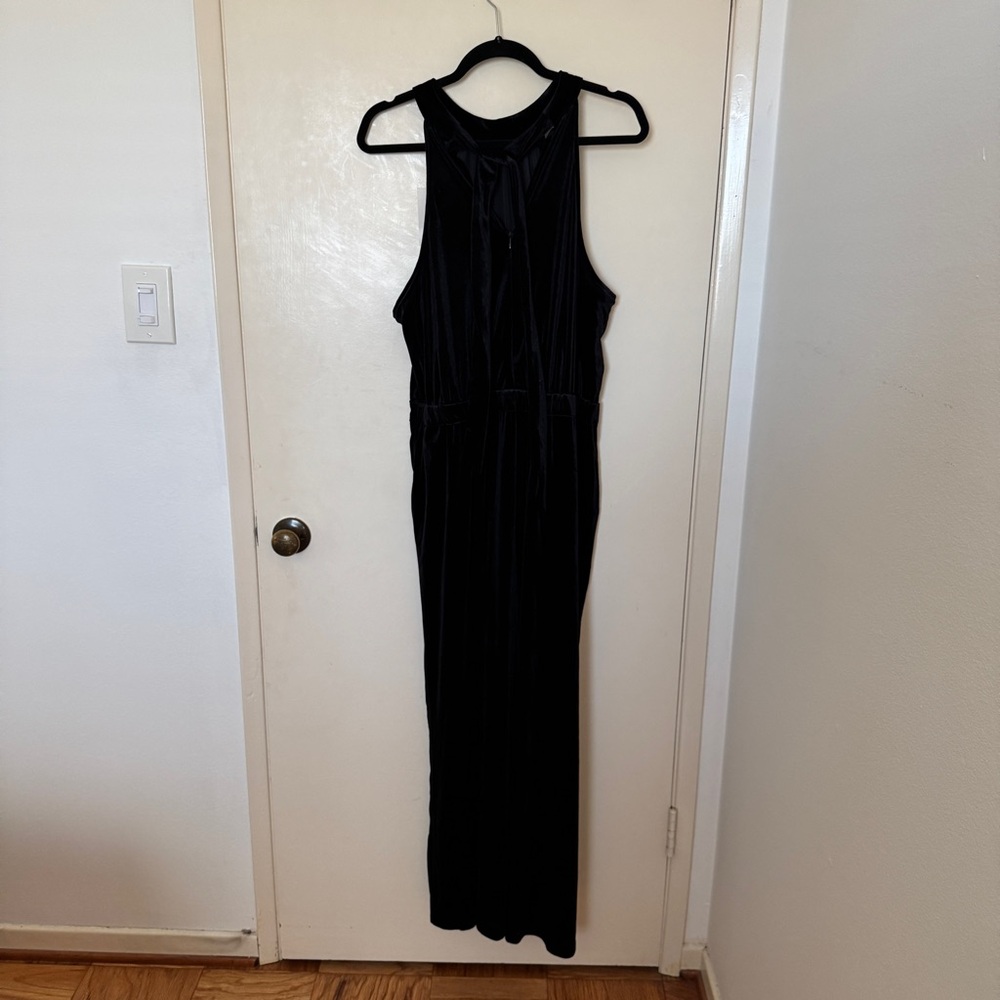 A New Day Women’s Velvet Halter 
Jumpsuit in Black size L - Picture 9 of 9